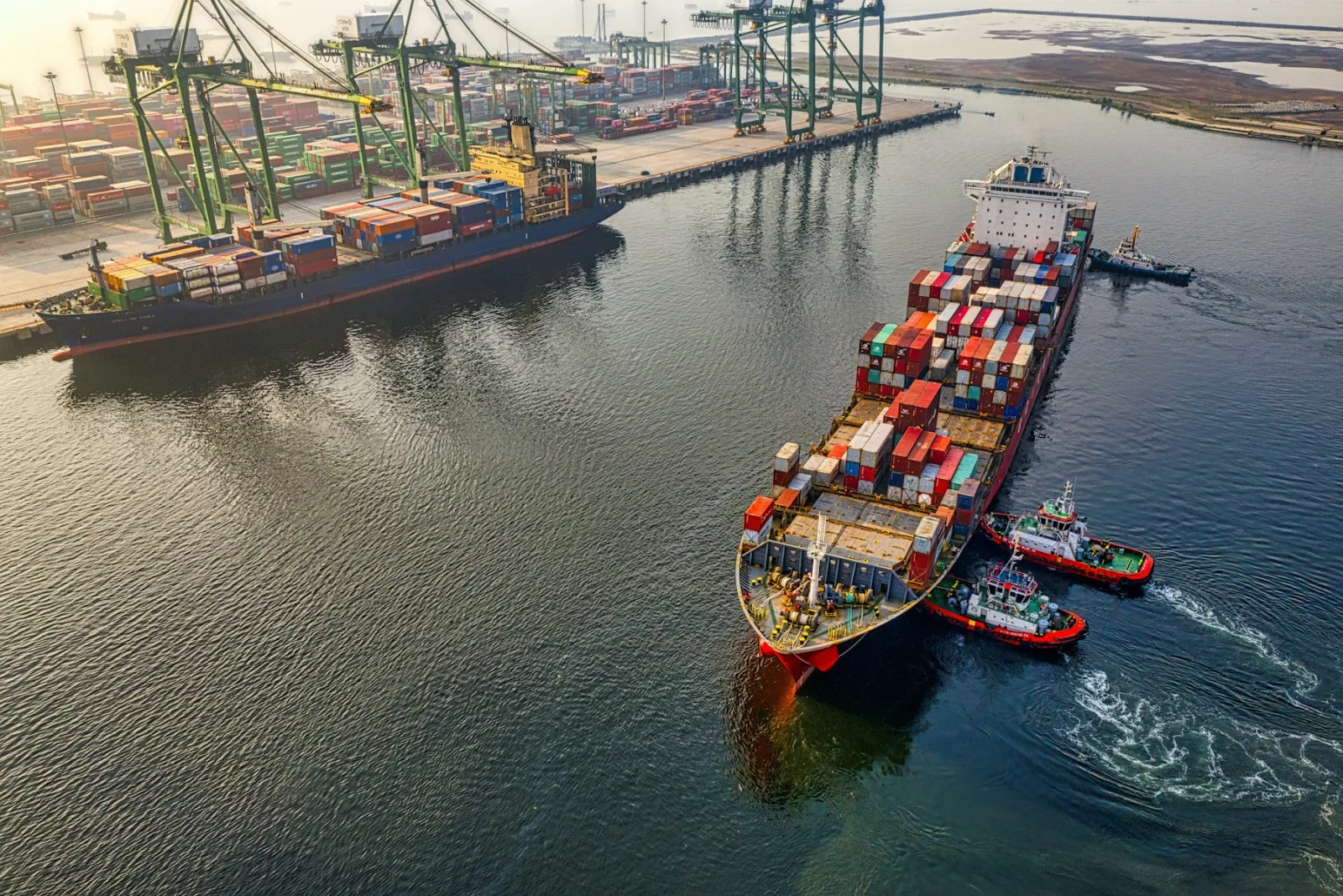 Port and logistics terminal